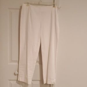 White cropped pants